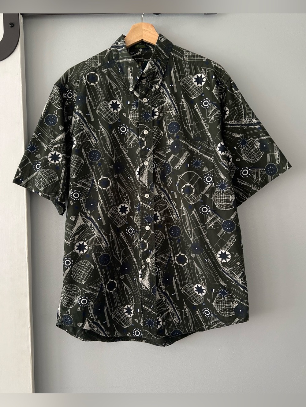 Club Room Geometric Compass Pattern Button Down Short Sleeve Olive Green Shirt